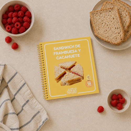 Recetario Sándwich de frambuesa y cacahuete de make & mess sobre encimera